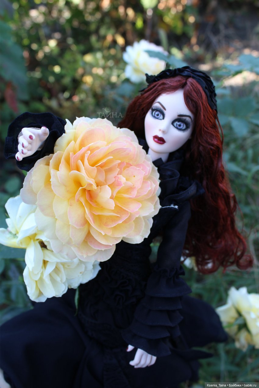 Пока ещё цветут розы — Куклы