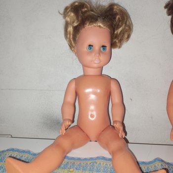 Опознать куклу.