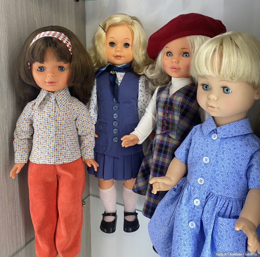 На средней полочке поселились самые высокие мои девчкушки На средней полочке поселились самые высокие мои девчкушки