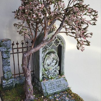 На прахе былого рождается будущее