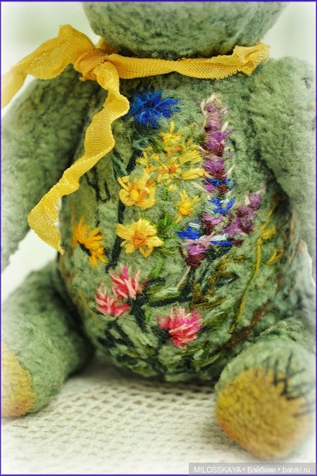 Мишки с вышивкой в свободной технике (фото 7)