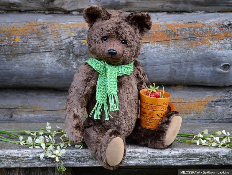 Восточной яркою арбой кочует разноцветье в осень