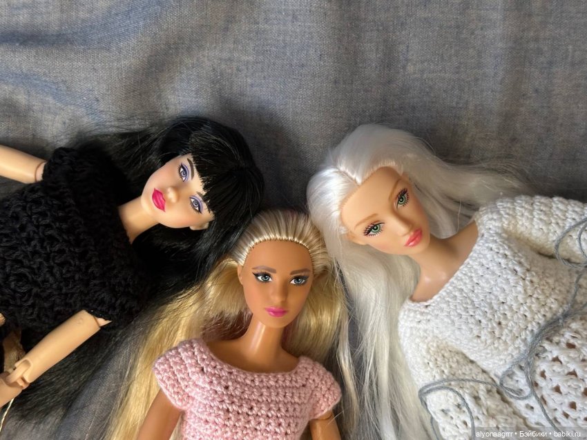 Связала я девчонкам платьев длинных