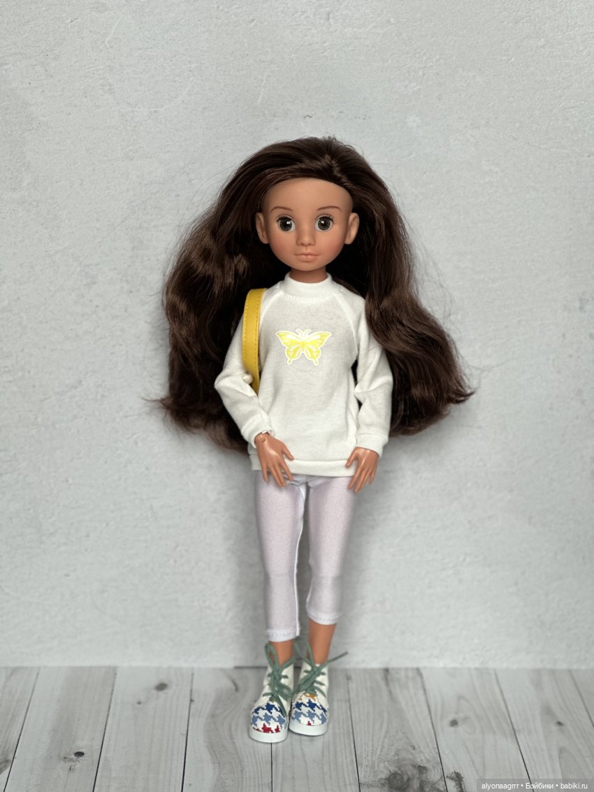 Мирэя с подругой — Коллекции игровых кукол (Playline): фото полок (фото 6)