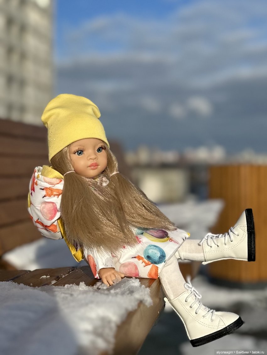 Поиграем в зиму — Коллекции игровых кукол (Playline): фото полок (фото 8)