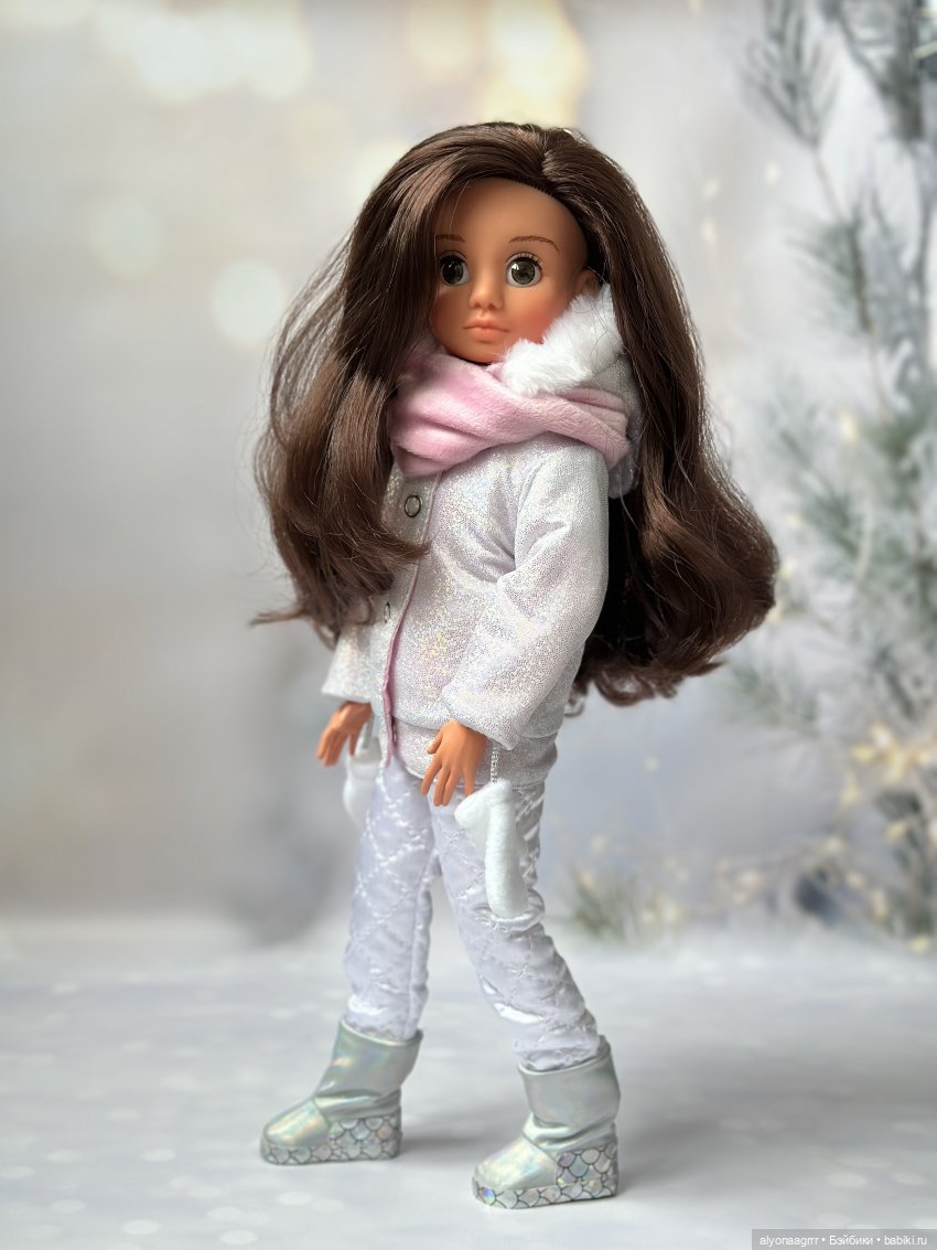 Поиграем в зиму — Коллекции игровых кукол (Playline): фото полок (фото 5)