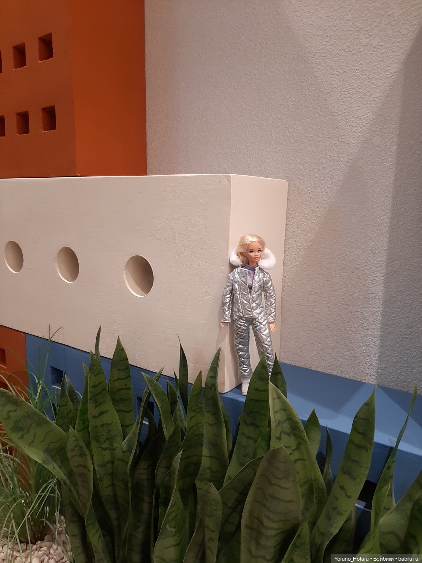 Путешествие в сюрреализм — Куклы Barbie (Барби): Looks (фото 4)