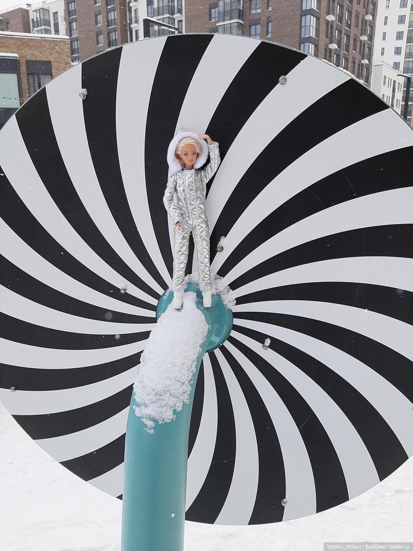 Путешествие в сюрреализм — Куклы Barbie (Барби): Looks