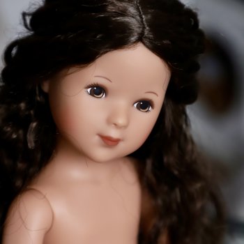 Кукла, которой я не играю