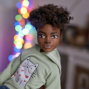 Неформатный Кусь, или первая кукла 2025 года