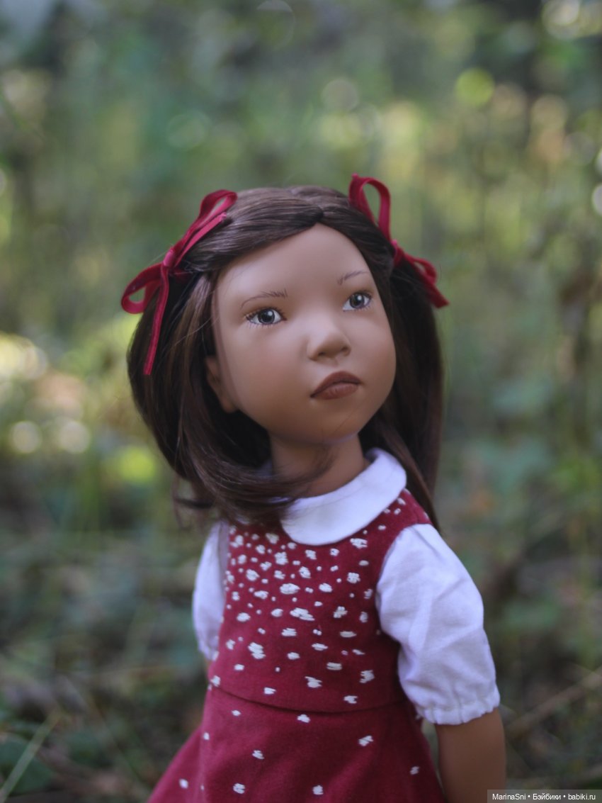 Алика и платье-мухомор — Игровые куклы Zwergnase (Цвергназе) Junior: Джуниор (фото 7)