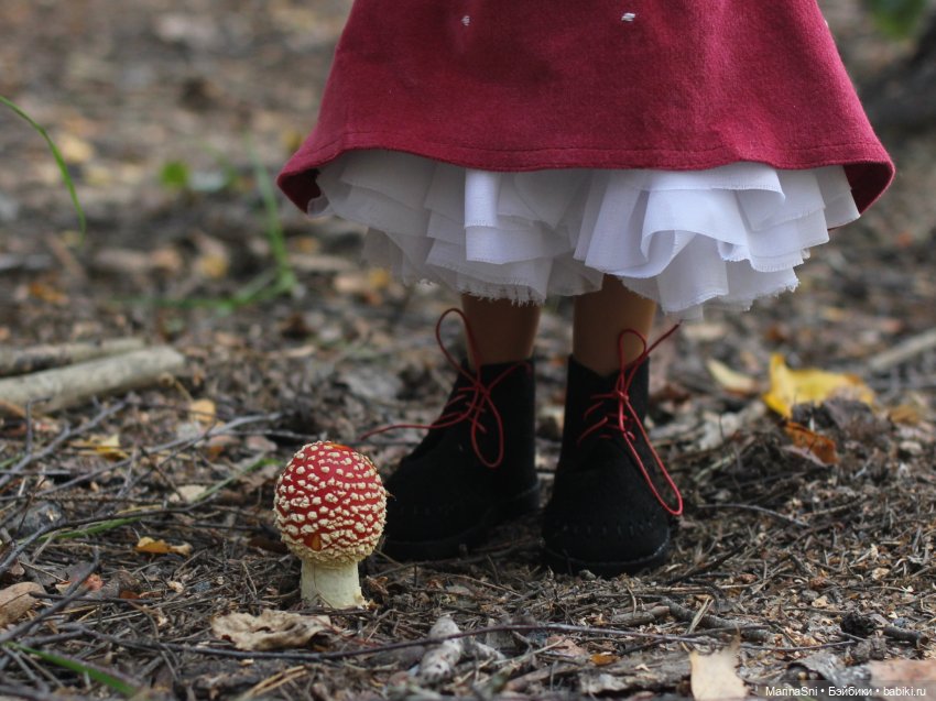 Алика и платье-мухомор — Игровые куклы Zwergnase (Цвергназе) Junior: Джуниор (фото 3)