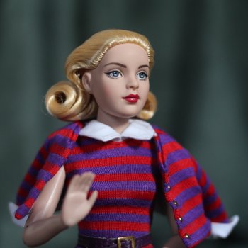 Маленькая блондинка Китти