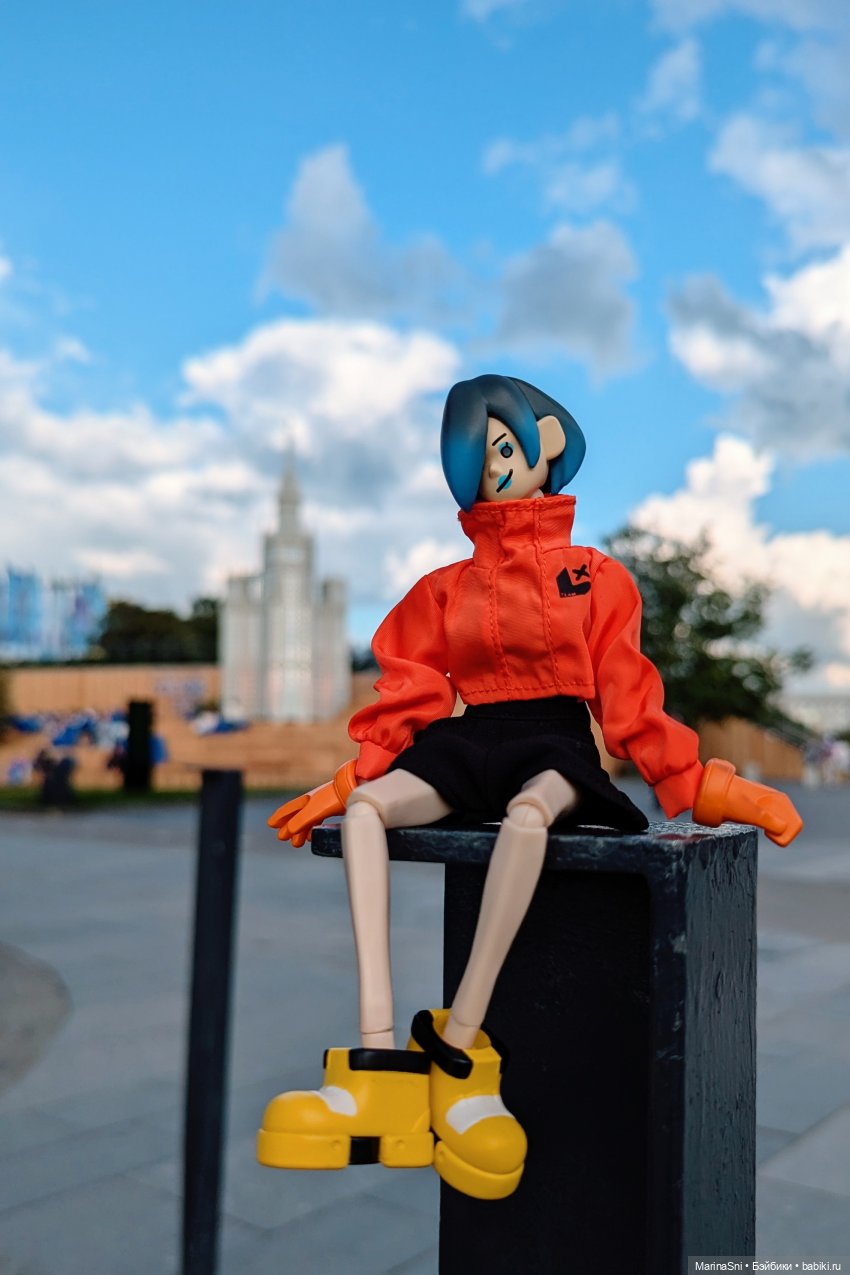 Медея, гостья из космоса — Экшн