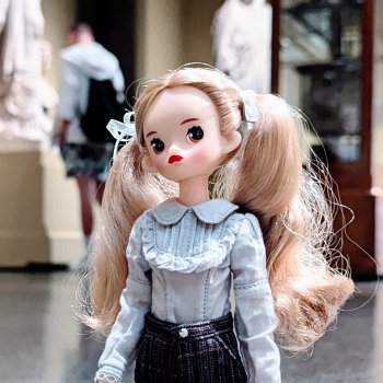 Хлоя в музее