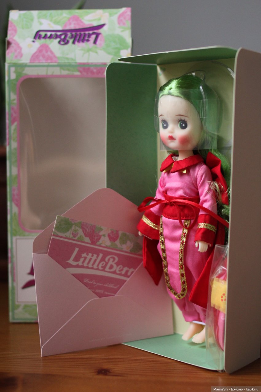 И снова распаковка — Куклы Strawberry Planet: Redberry