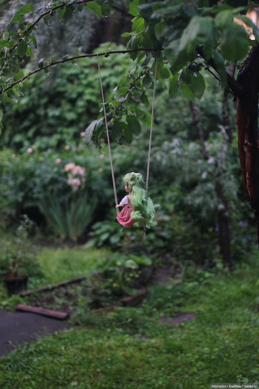 Сад после дождя — Куклы Strawberry Planet: Redberry