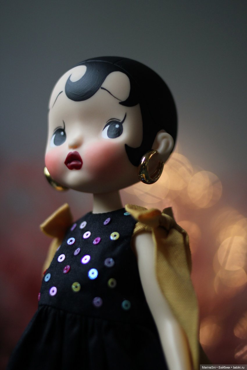 День брюнеток — Азиатские виниловые куклы (разное): Китай