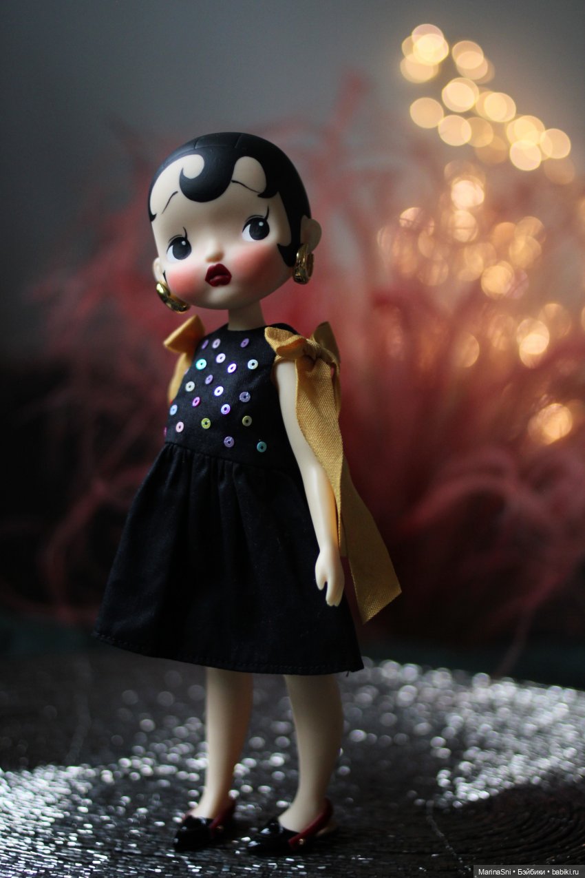 День брюнеток — Азиатские виниловые куклы (разное): Китай