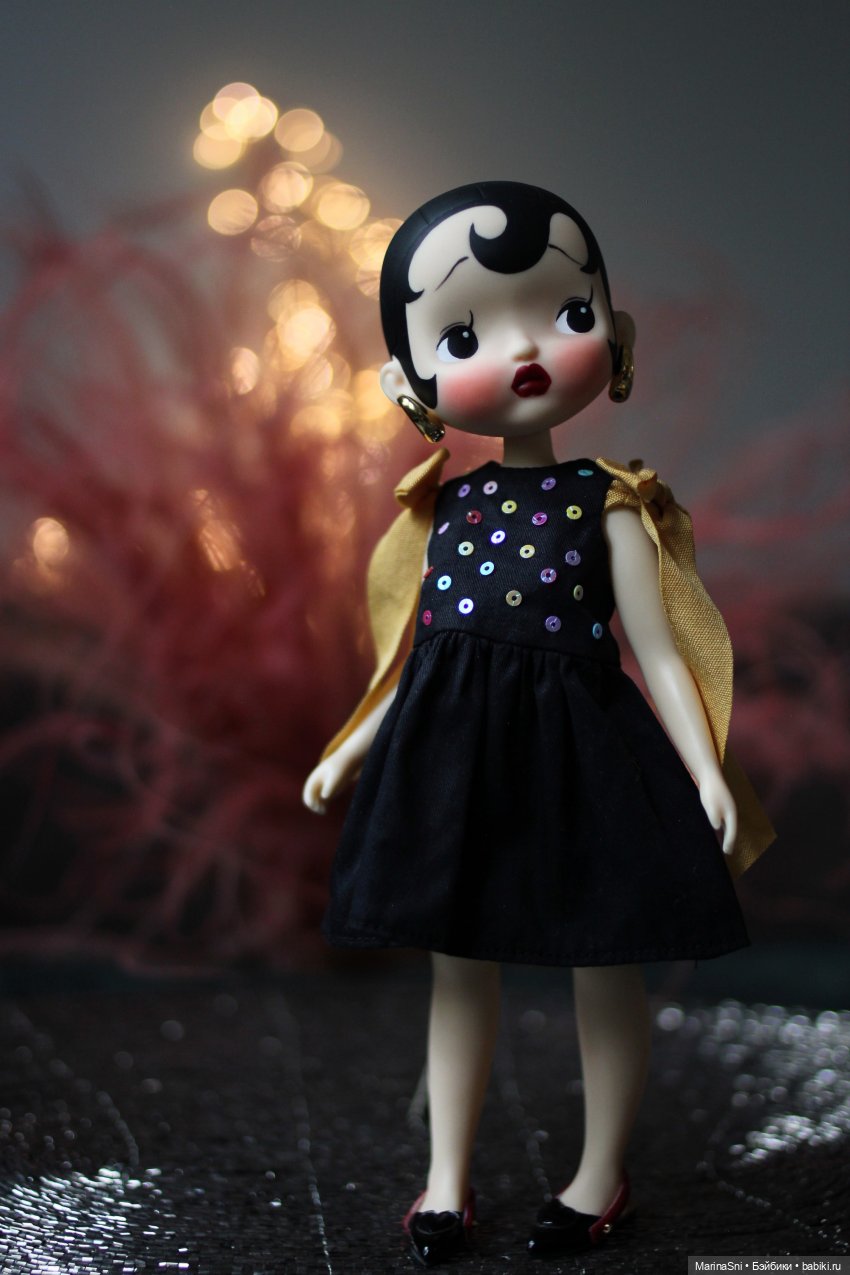 День брюнеток — Азиатские виниловые куклы (разное): Китай