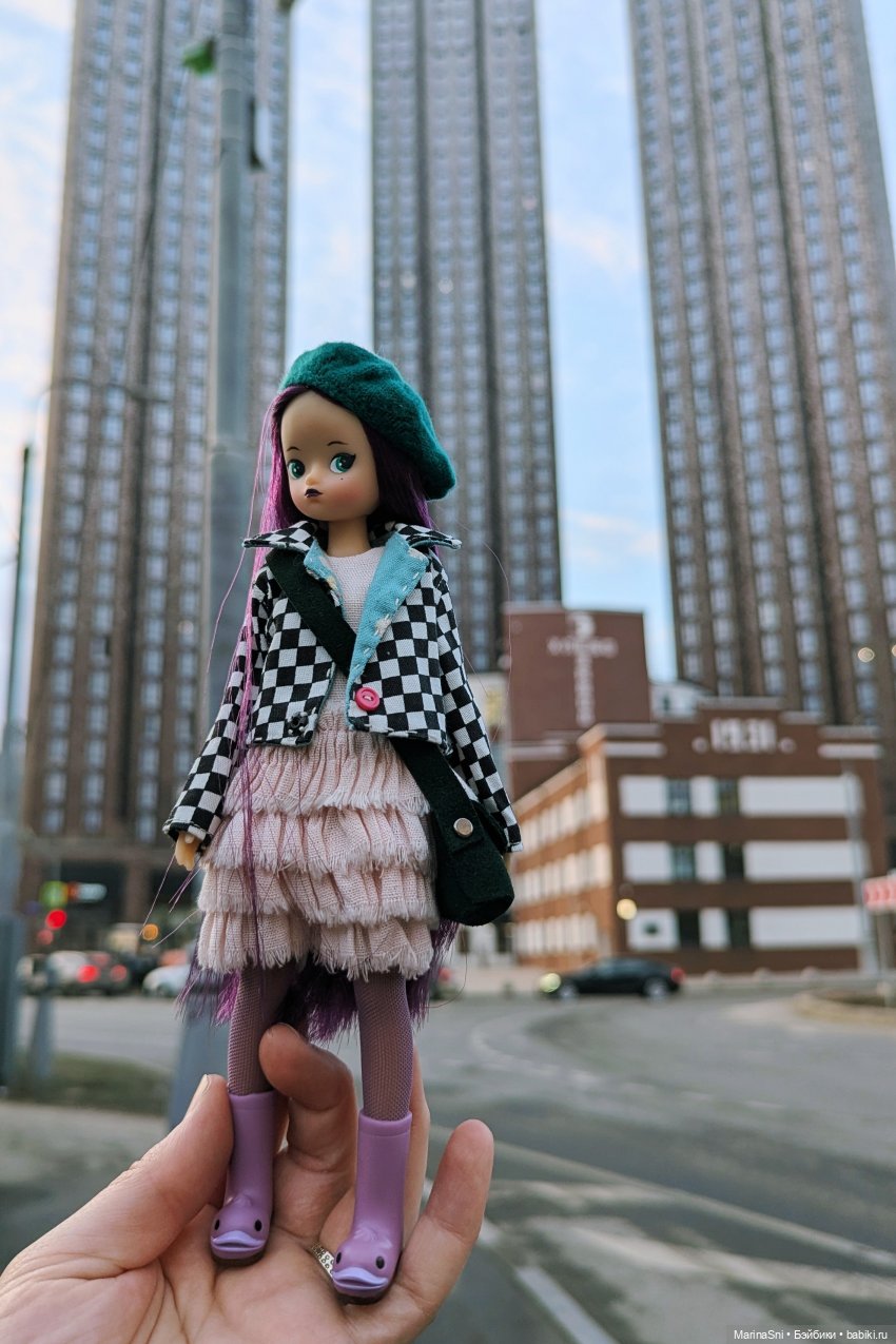 Первая прогулка Ежевики — Куклы Strawberry Planet: Redberry