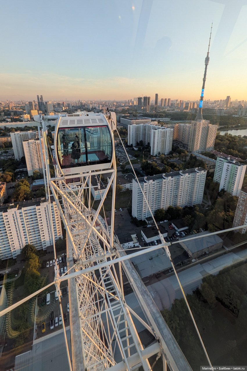 Джейн на колесе обозрения (фото 9)