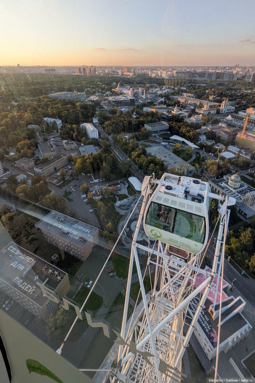 Джейн на колесе обозрения (фото 8)