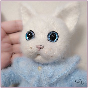 Март скоро, кошечки готовятся.