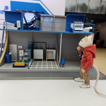 Мышь лабораторная. Будни учёного мыша