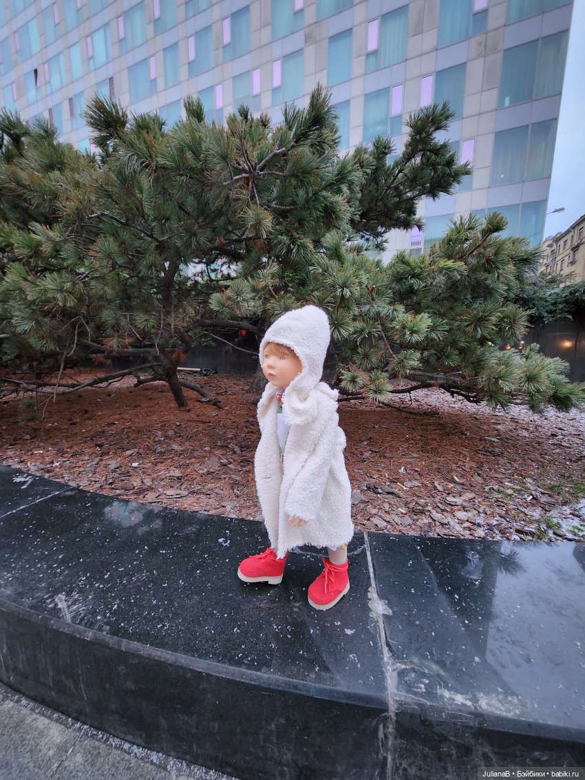 Новогодняя прогулка — Игровые куклы Zwergnase (Цвергназе) Junior: Джуниор (фото 5)