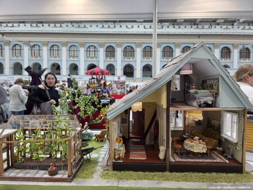 Мышь лабораторная. Выставка кукол