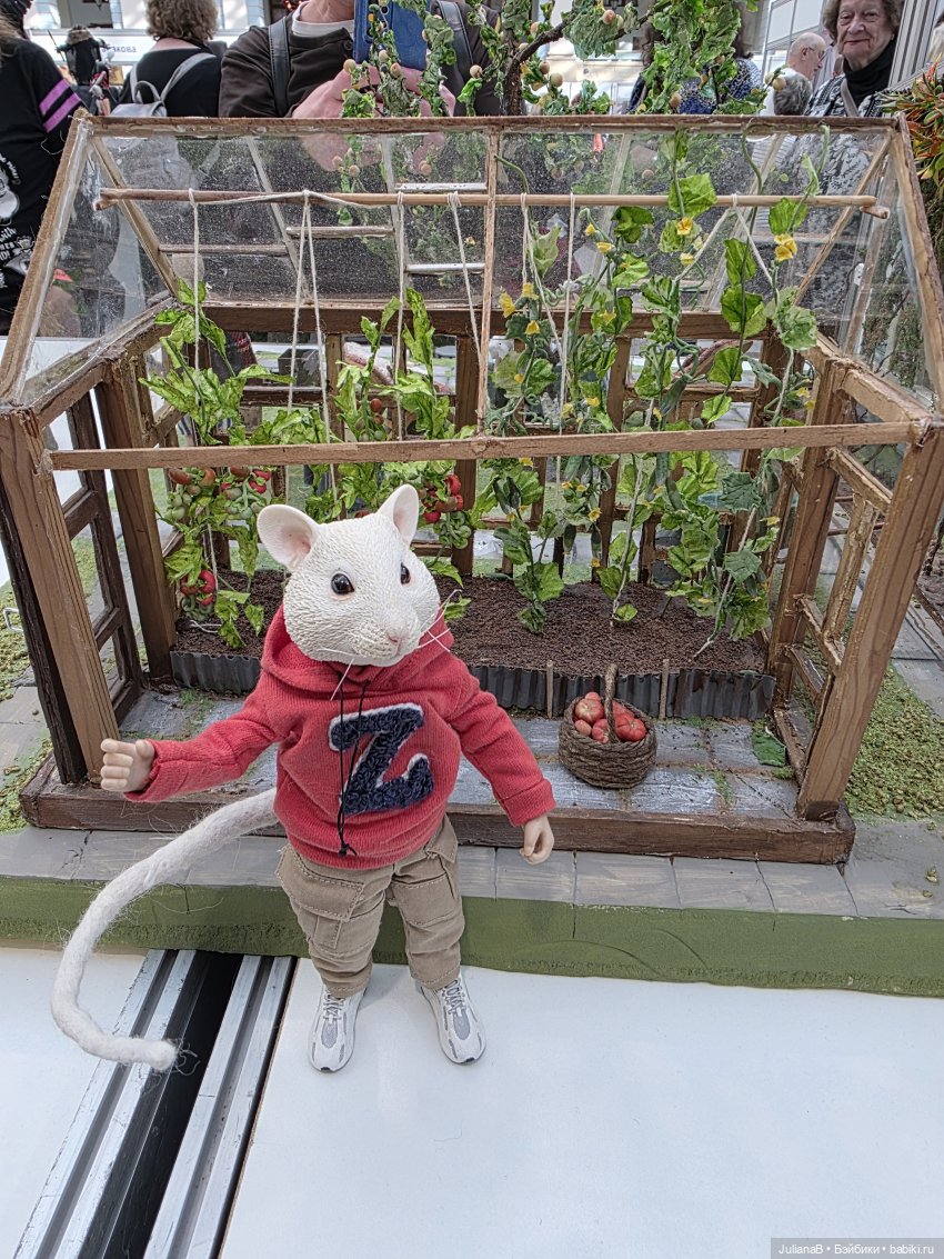 Мышь лабораторная. Выставка кукол