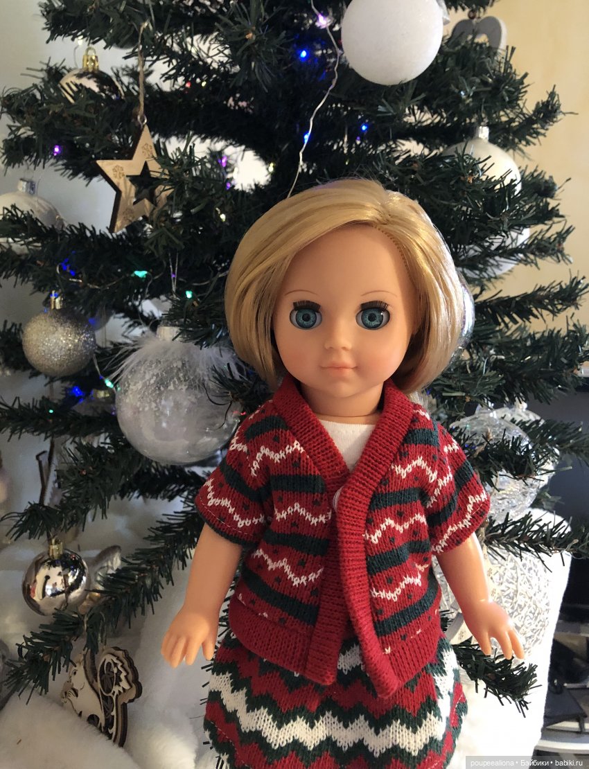 Мила, Соня, и друзья. Домашние фото у Новогодней Елочки (фото 3)