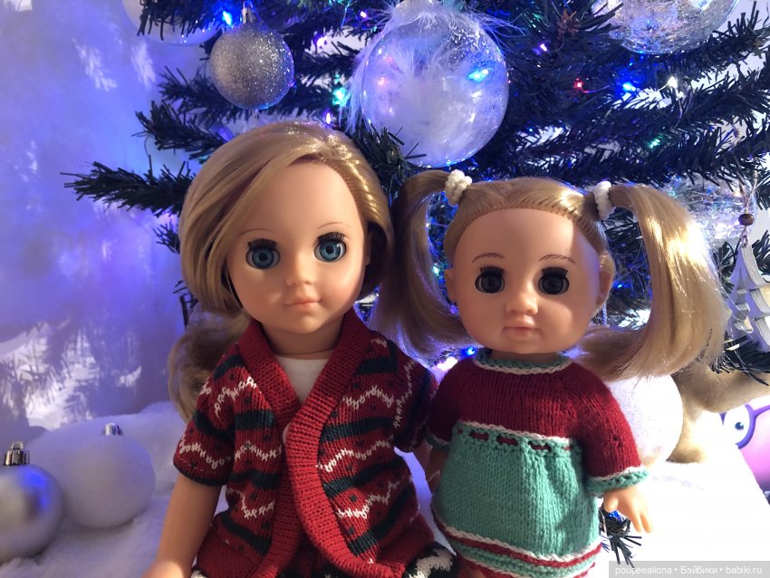 Мила, Соня, и друзья. Домашние фото у Новогодней Елочки (фото 6)