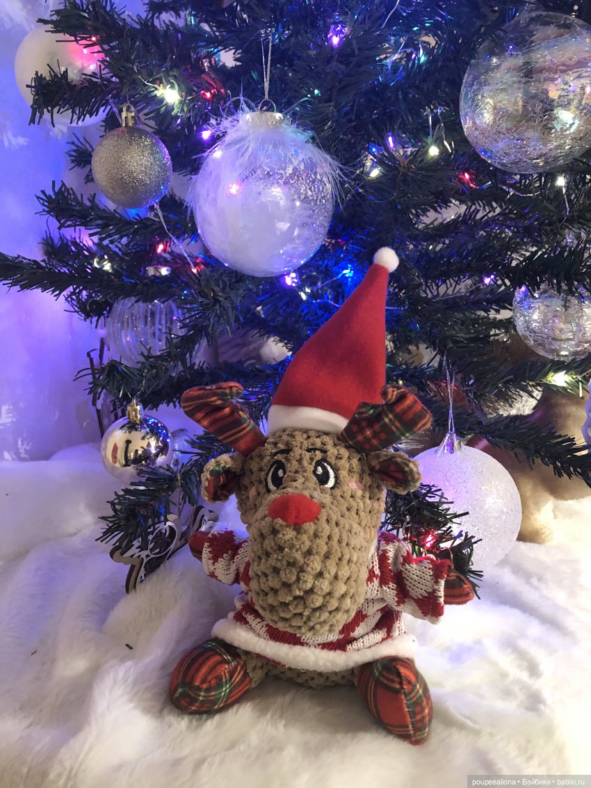 Мила, Соня, и друзья. Домашние фото у Новогодней Елочки (фото 7)