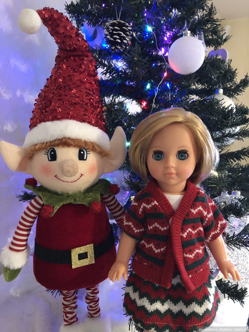 Мила, Соня, и друзья. Домашние фото у Новогодней Елочки (фото 4)