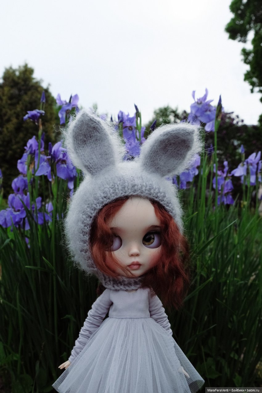 Магнолия и Квезаль гуляют в саду