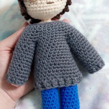 Вязаная кукла "Македонский" из книги "Дом, в котором"