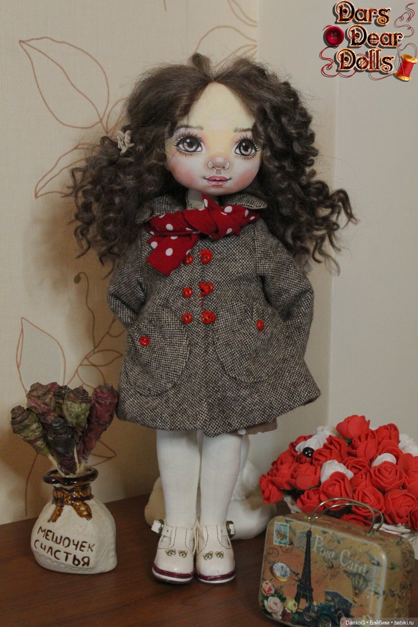 Милашка в осеннем пальто