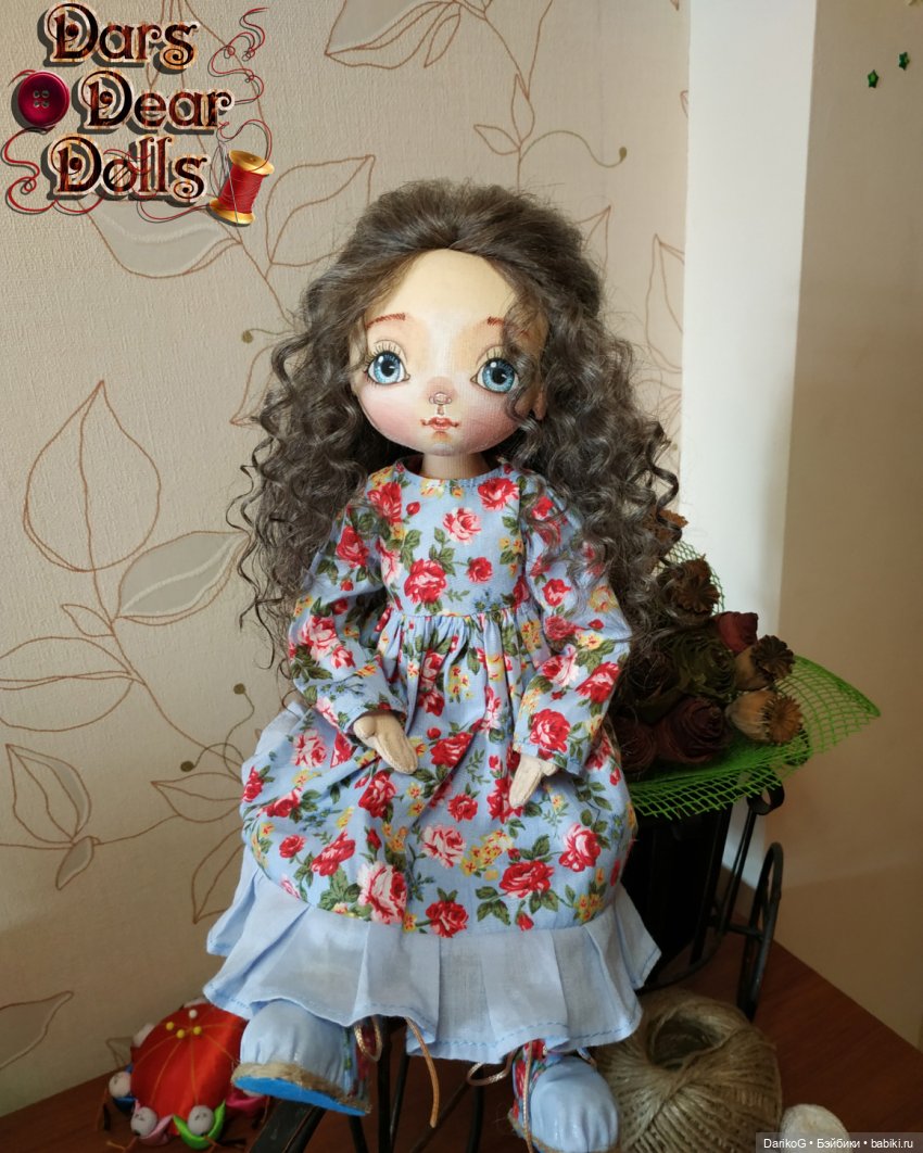 Красавица в цветочном платье