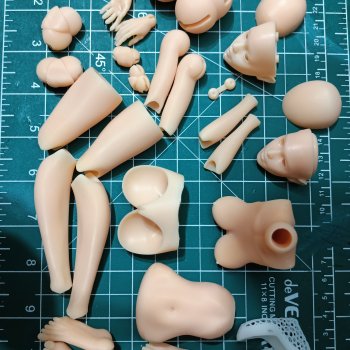 Начало работы над созданием новой куколки.