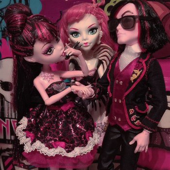 Наши монстропарочки