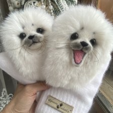 Варежки бельки-подарок с севера!