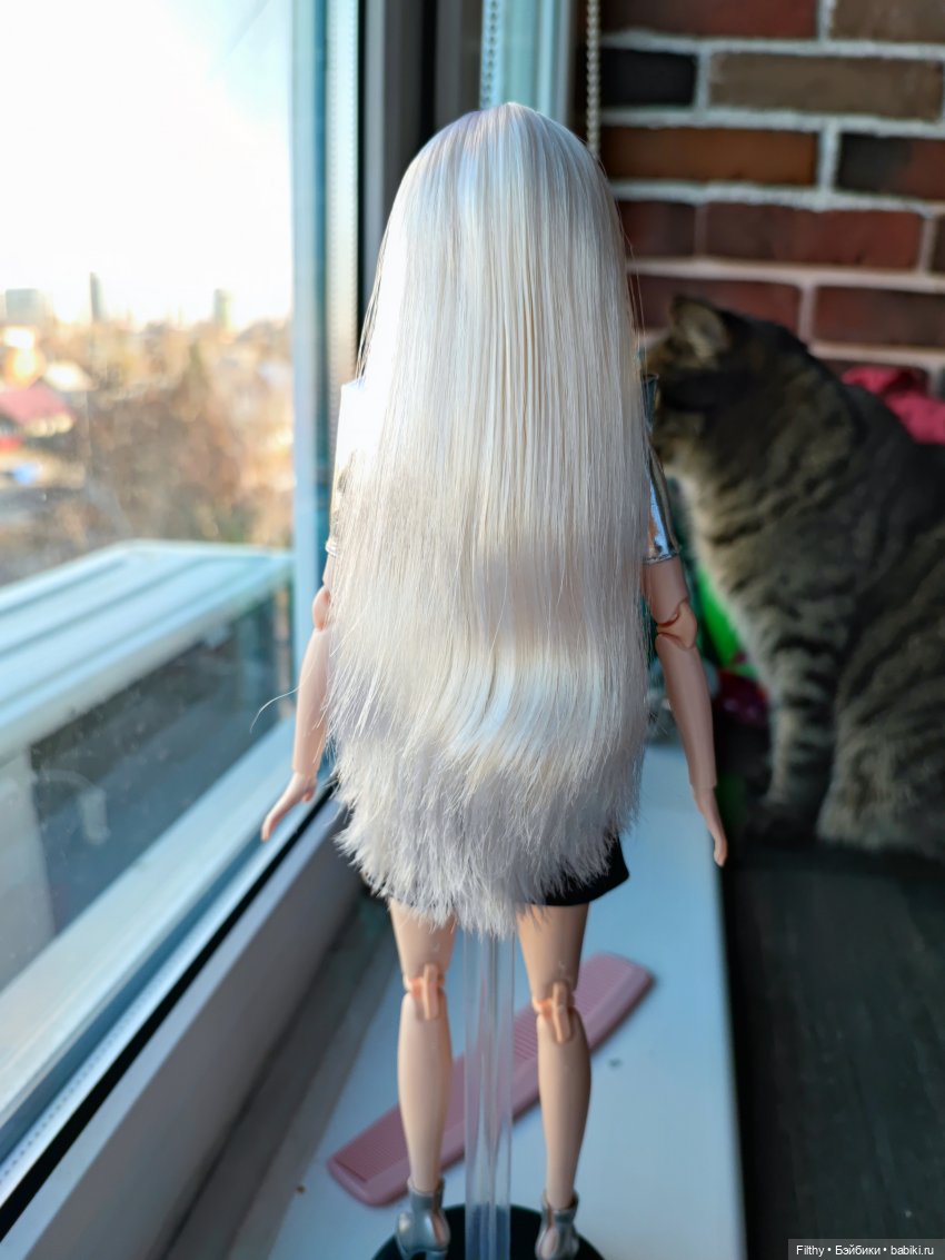 Приехала моя самая неоднозначная новенькая, Виктория Лукс