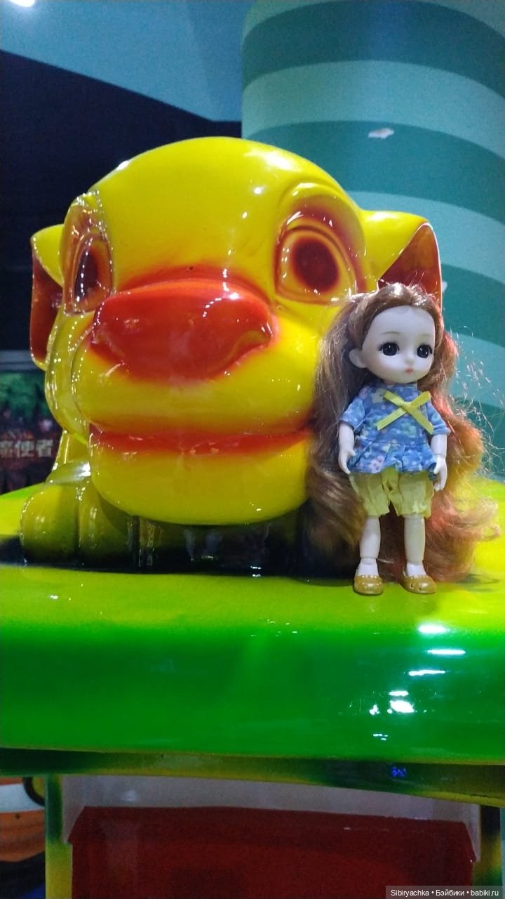 Первый поход Глаши в торгово-развлекательный комплекс (фото 8)