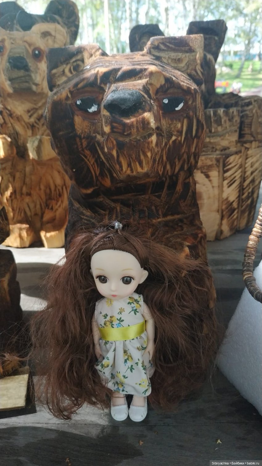 Глаша и Луша гуляют в сельском парке "Околица"