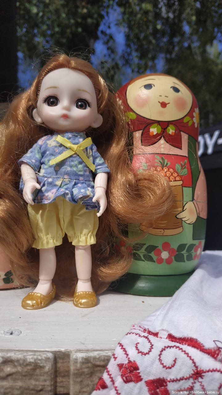 Глаша и Луша гуляют в сельском парке "Околица"