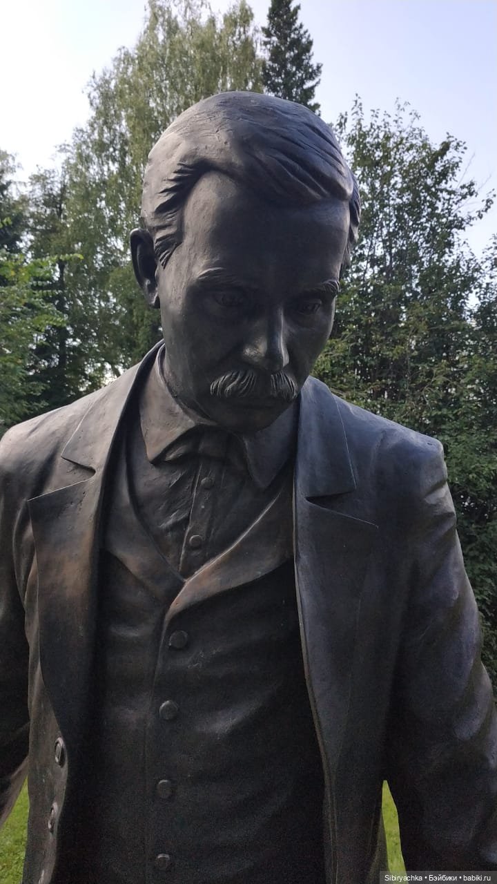 Глаша и Луша гуляют по Томску