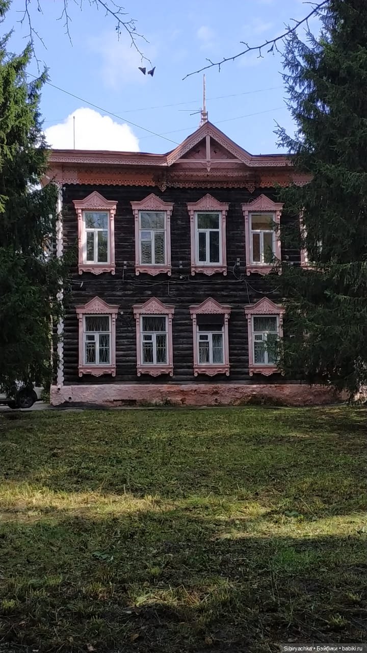 Глаша и Луша гуляют по Томску