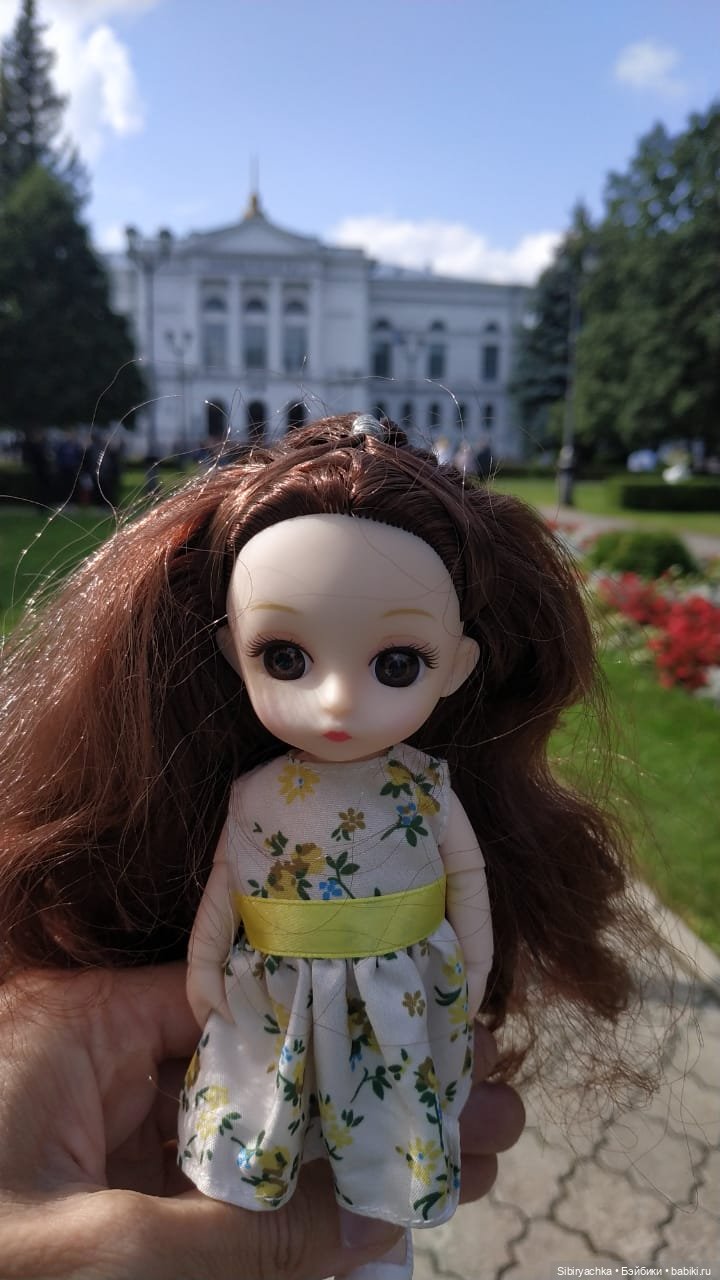 Глаша и Луша гуляют по Томску